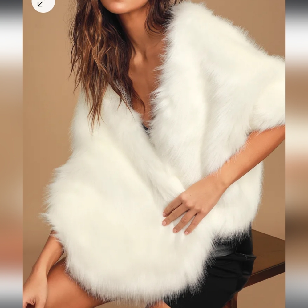 Lulu's Demure and Dreamy Ivory Faux Fur Stole